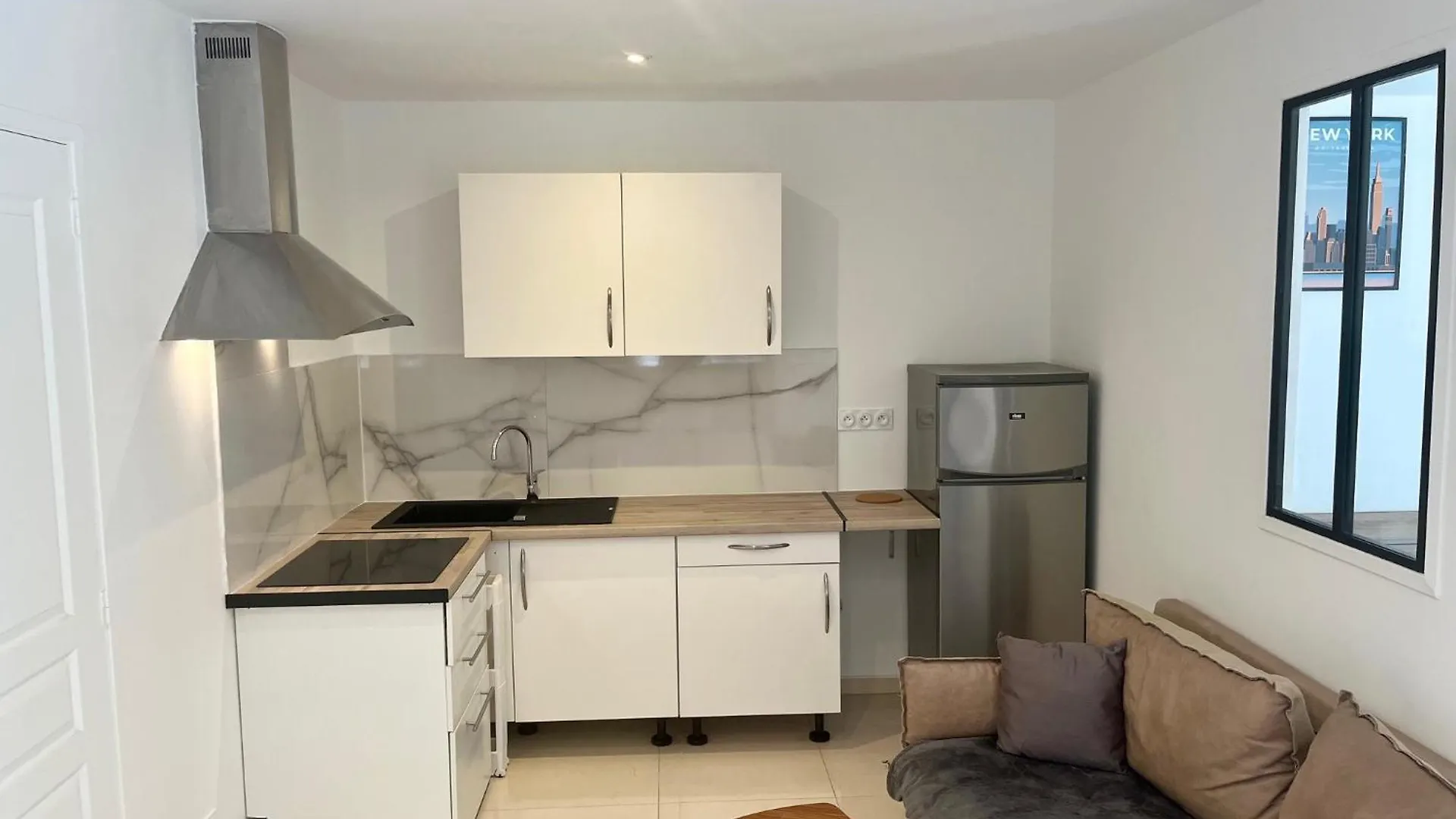 Gzenaya Apartment Avignon 0*,  France